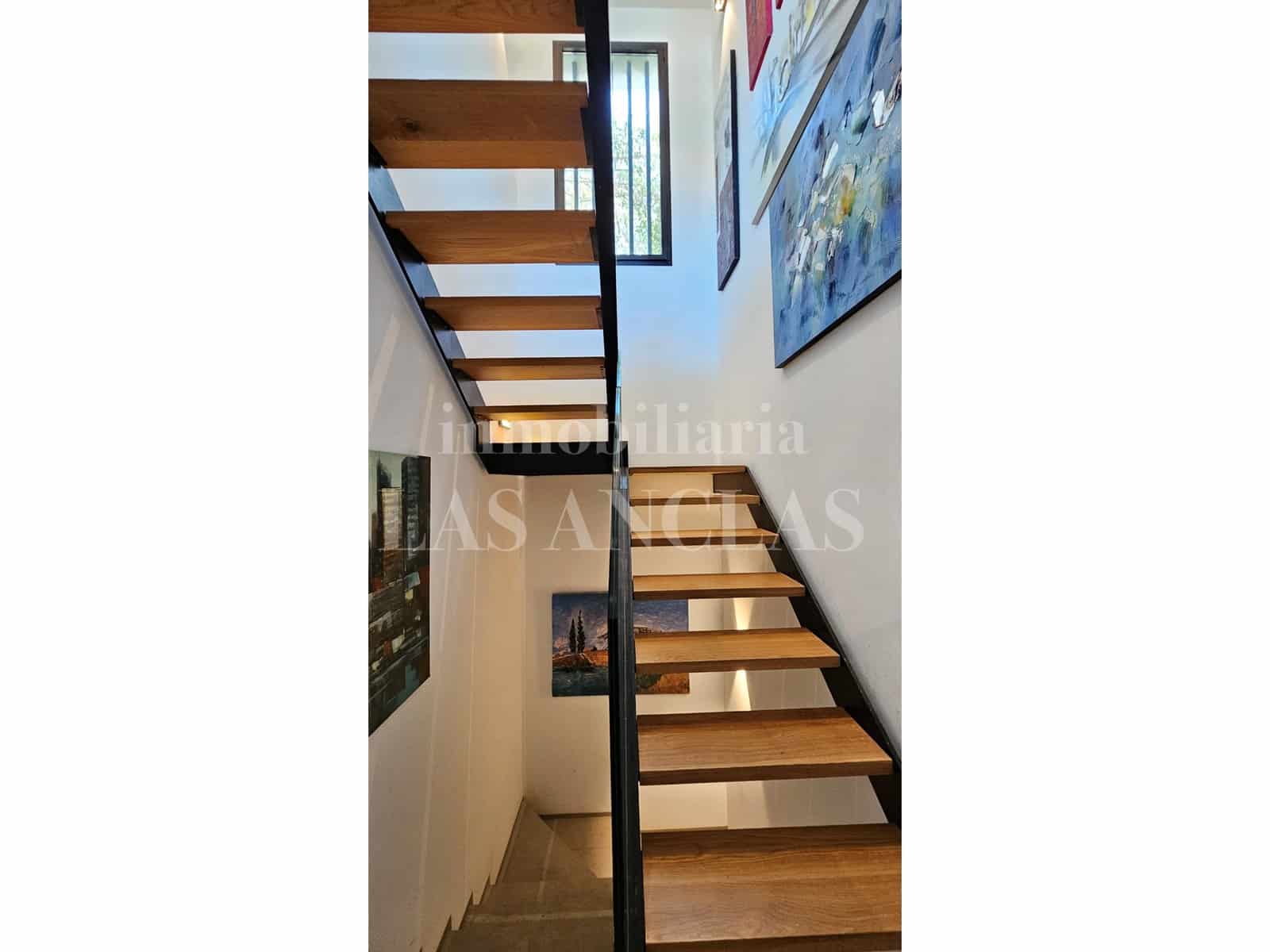 2 sovrum Semi-fristående Villa till salu i Talamanca med pool garage - 1 790 000 € (Ref: 9981673)