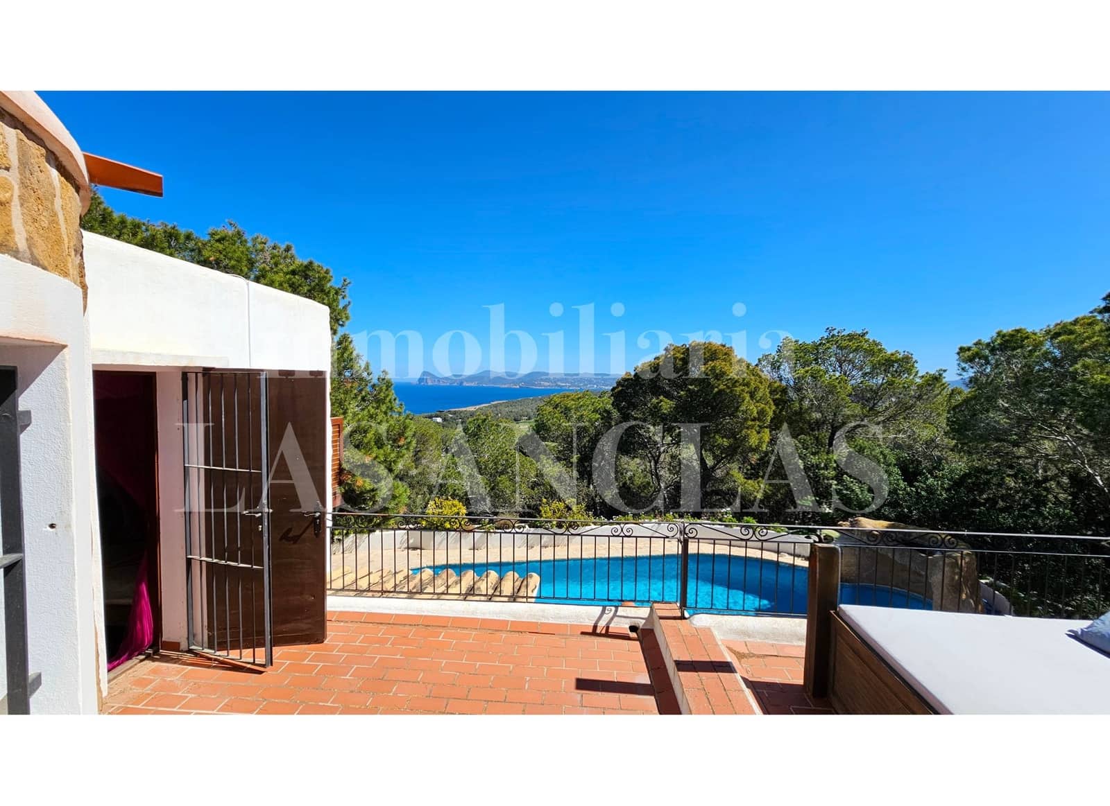 5 chambre Villa/Maison à vendre à Cala Conta avec piscine garage - 2 250 000 € (Ref: 9989956)