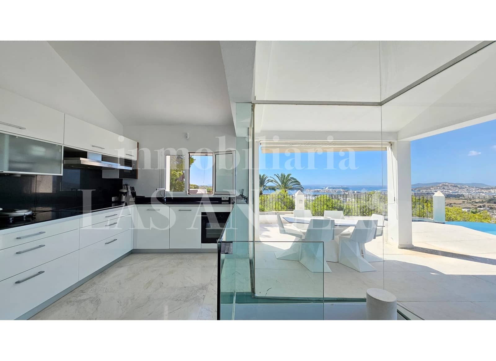 6 Zimmer Villa zu verkaufen in Nuestra Senora de Jesus mit Pool Garage - 5.750.000 € (Ref: 9993667)