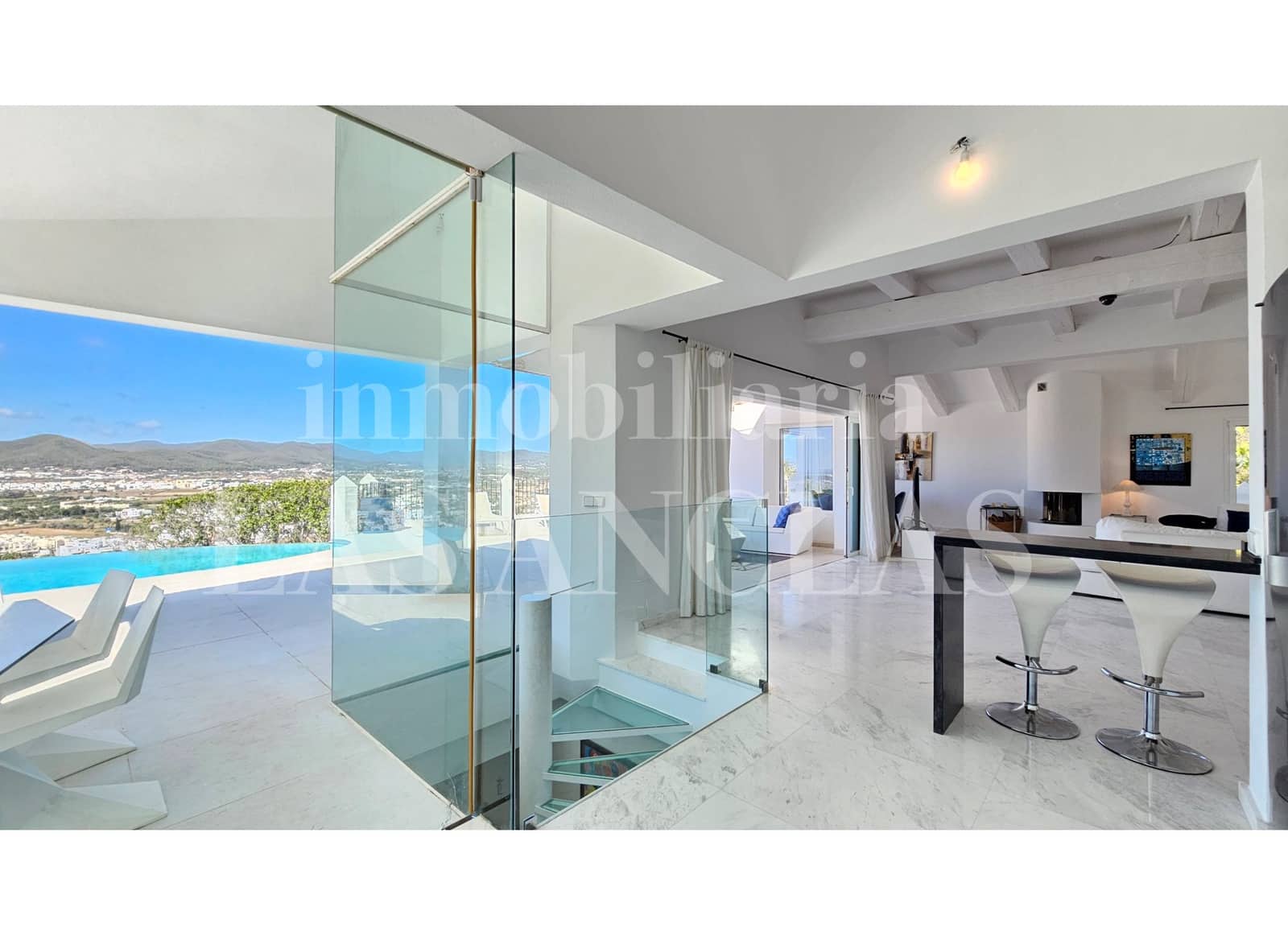 6 Zimmer Villa zu verkaufen in Nuestra Senora de Jesus mit Pool Garage - 5.750.000 € (Ref: 9993667)