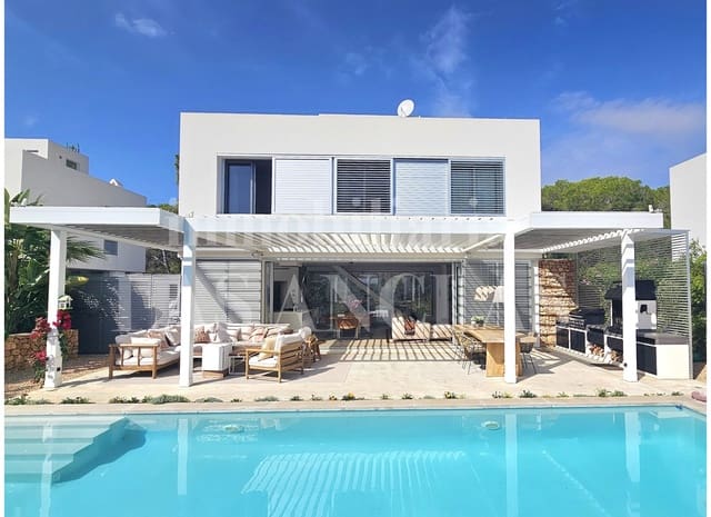 3 slaapkamer Villa te koop in Cala Llenya, Santa Eulalia / Santa Eularia met zwembad - € 2.680.000 (Ref: 9997696)
