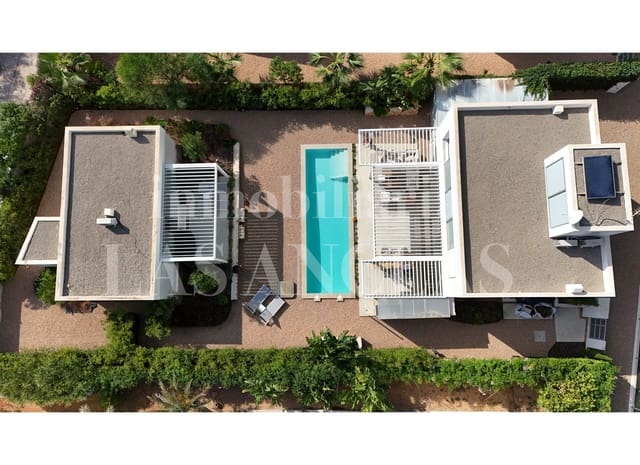 3 slaapkamer Villa te koop in Cala Llenya, Santa Eulalia / Santa Eularia met zwembad - € 2.680.000 (Ref: 9997696)