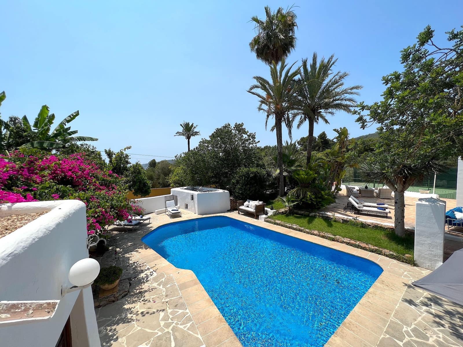 7 makuuhuone Huvila myytävänä paikassa Sant Rafael de Sa Creu mukana uima-altaan 
autotalli - 3 500 000 € (Ref: 10015012)