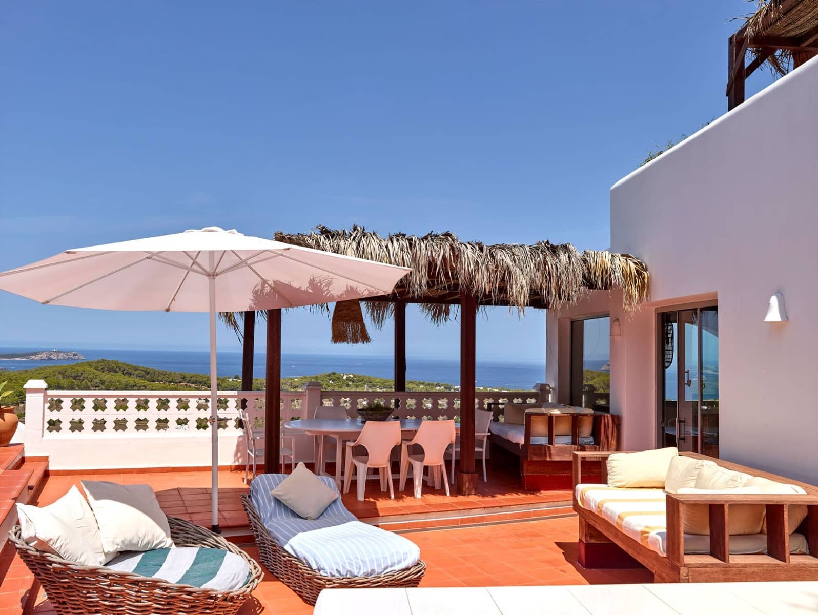 6 bedroom Villa for sale in Cala Bassa with pool garage - € 3,150,000 (Ref: 10034845)