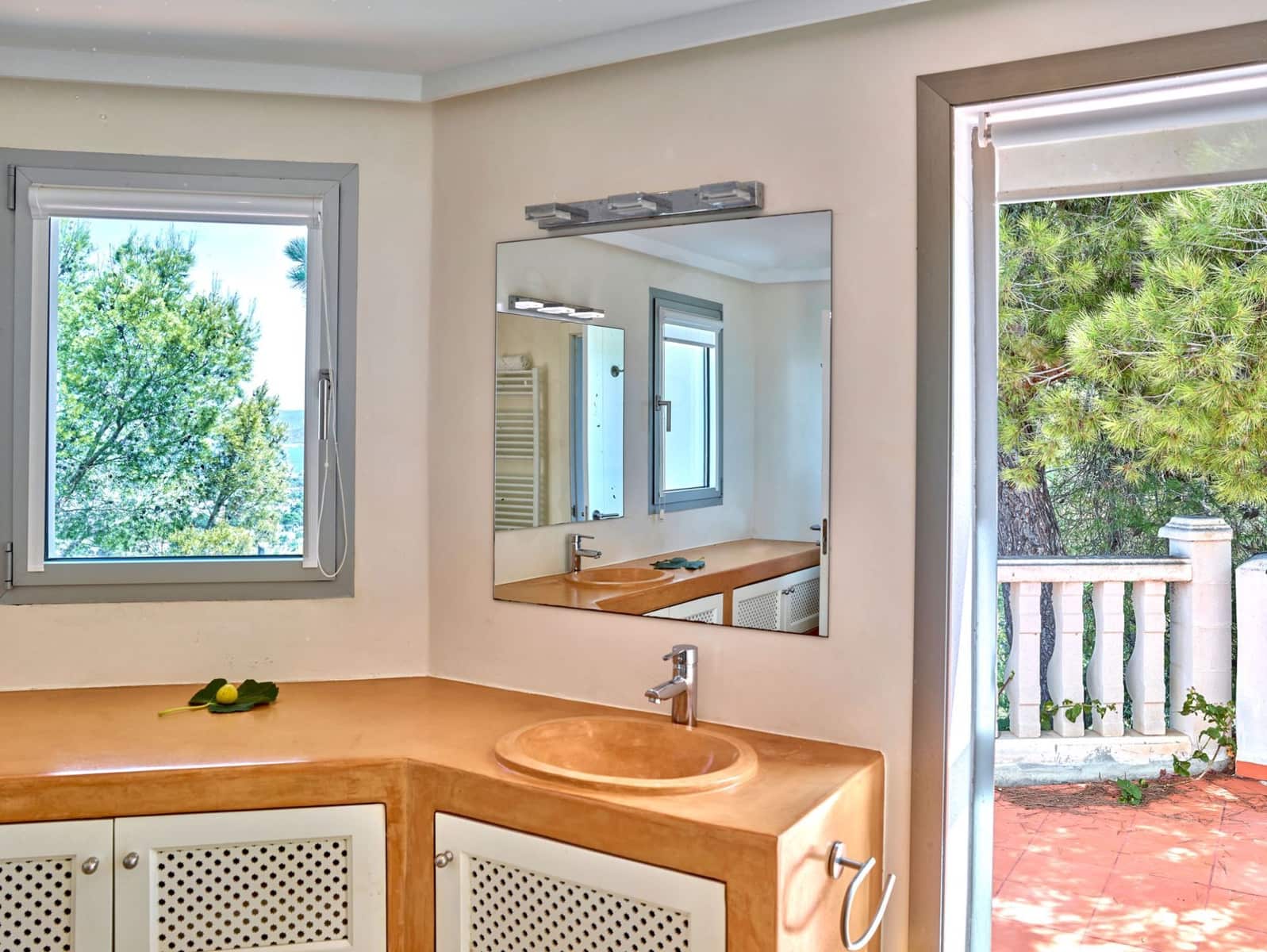 6 bedroom Villa for sale in Cala Bassa with pool garage - € 3,150,000 (Ref: 10034845)