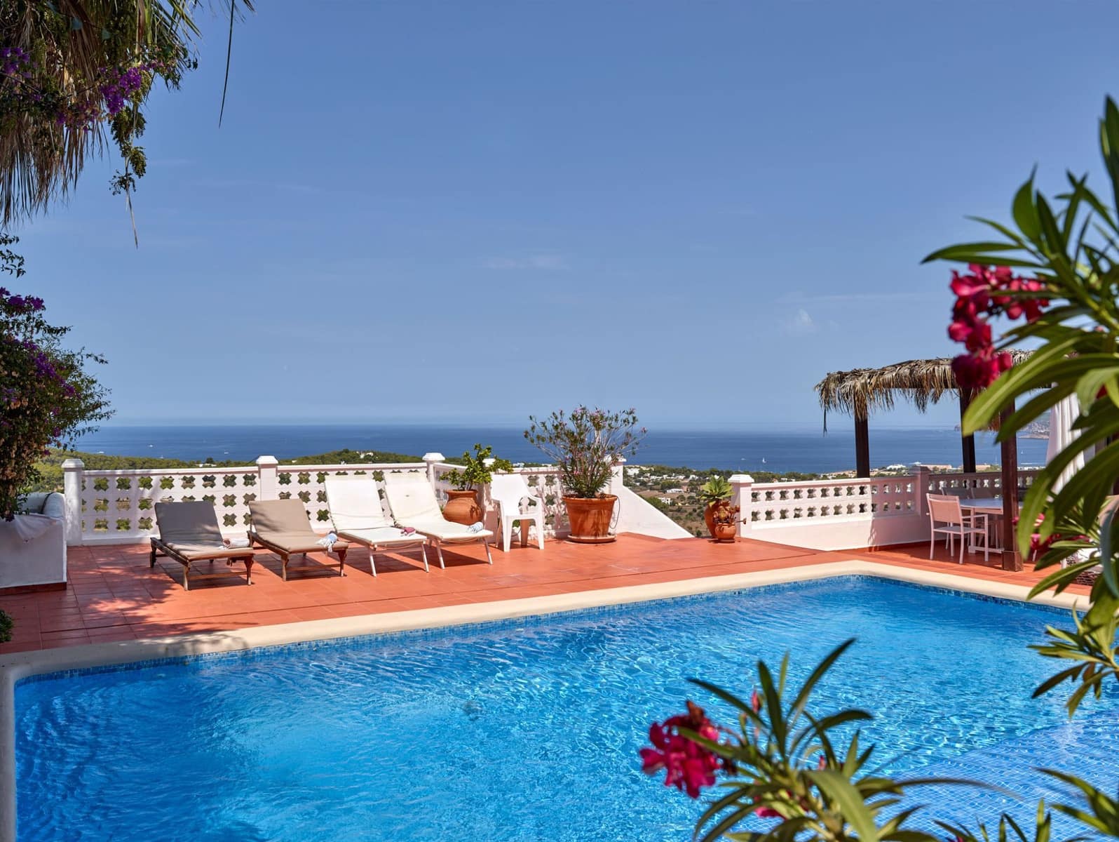 6 bedroom Villa for sale in Cala Bassa with pool garage - € 3,150,000 (Ref: 10034845)