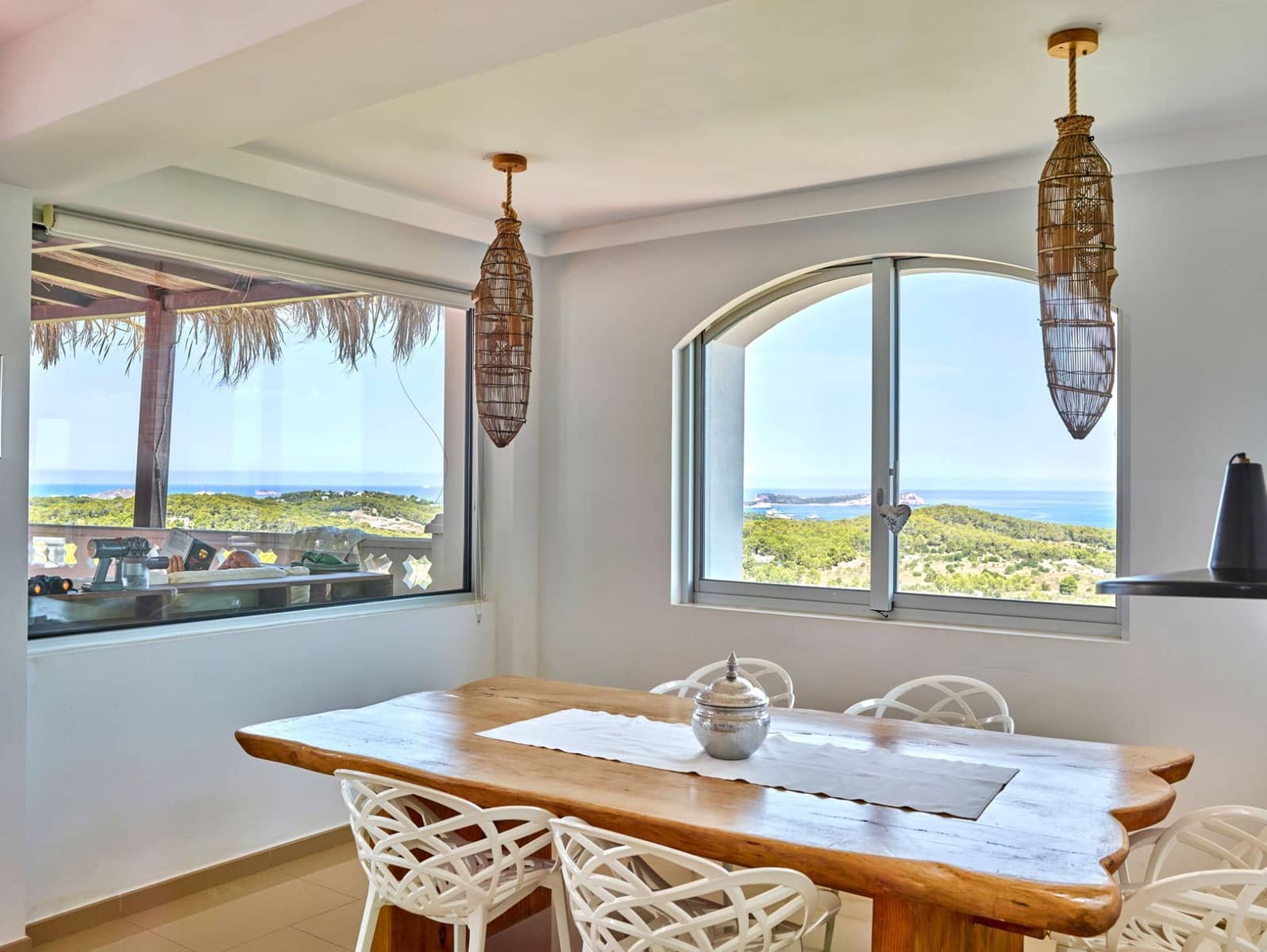 6 bedroom Villa for sale in Cala Bassa with pool garage - € 3,150,000 (Ref: 10034845)