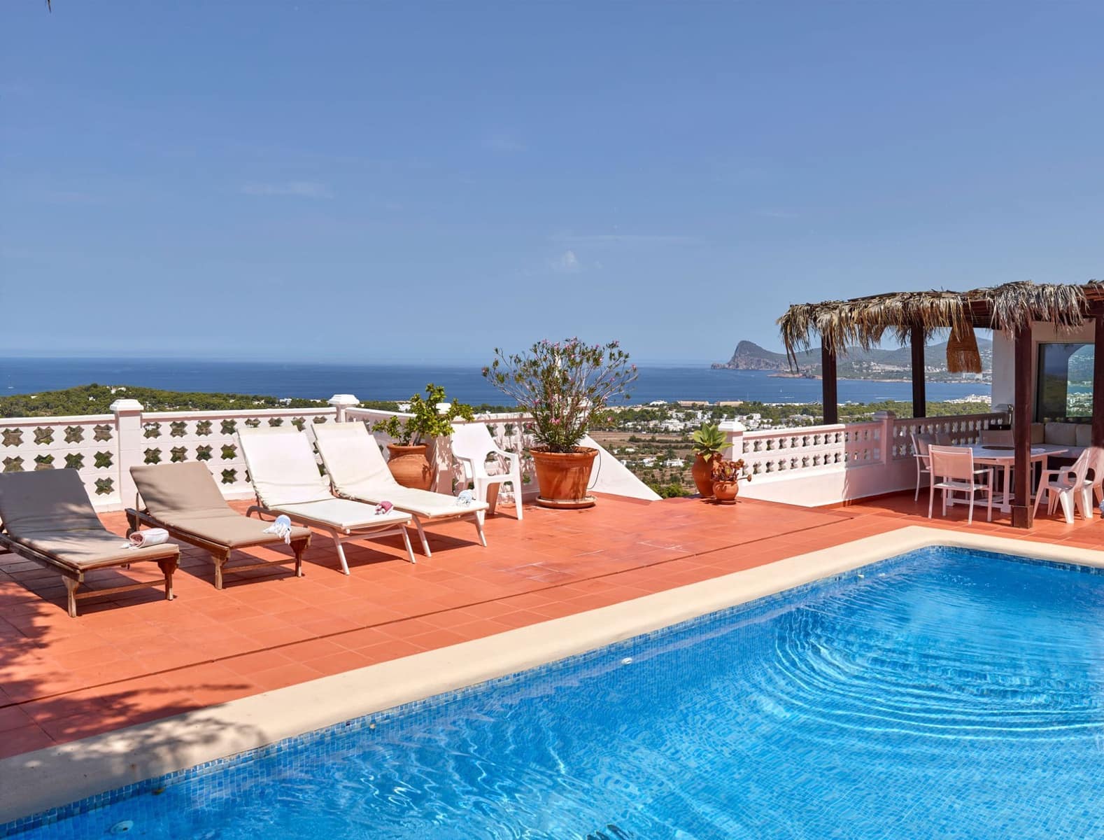 6 bedroom Villa for sale in Cala Bassa with pool garage - € 3,150,000 (Ref: 10034845)