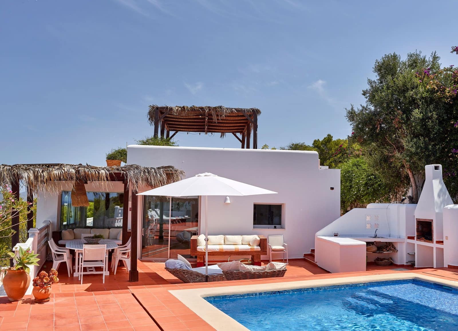 6 bedroom Villa for sale in Cala Bassa with pool garage - € 3,150,000 (Ref: 10034845)