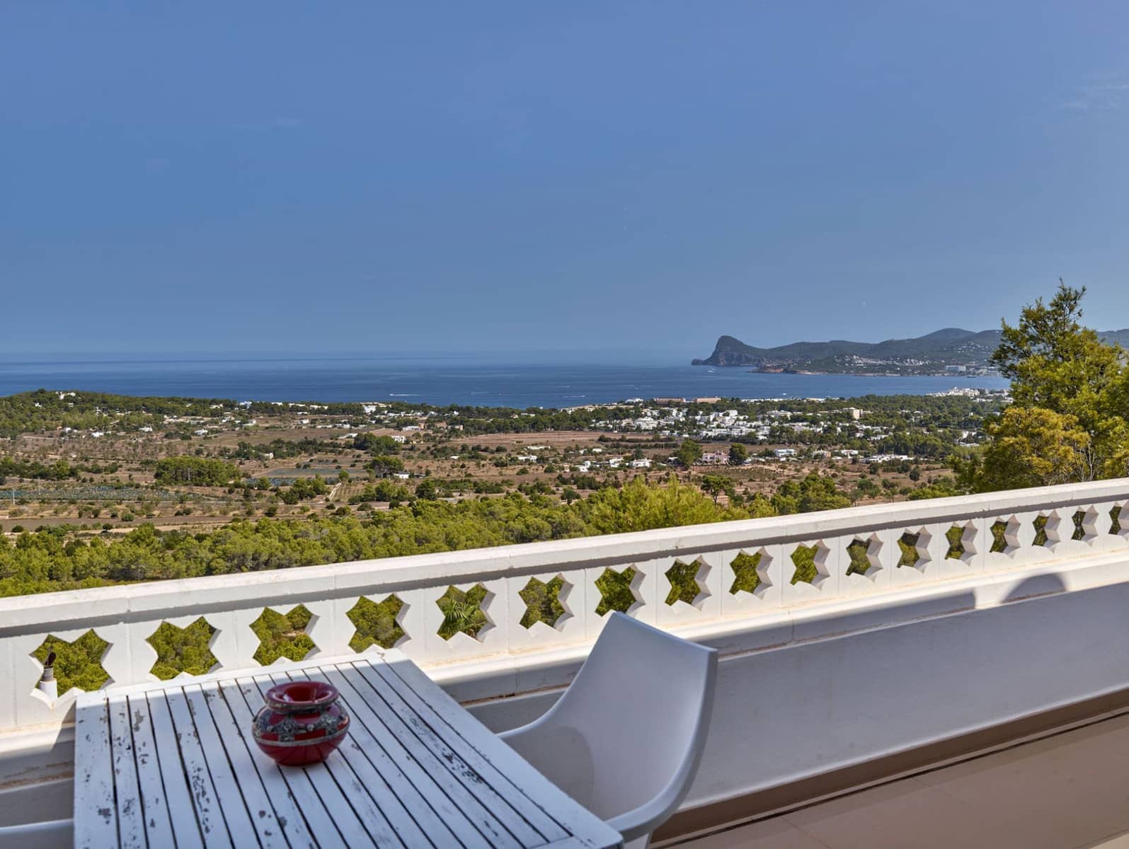 6 bedroom Villa for sale in Cala Bassa with pool garage - € 3,150,000 (Ref: 10034845)