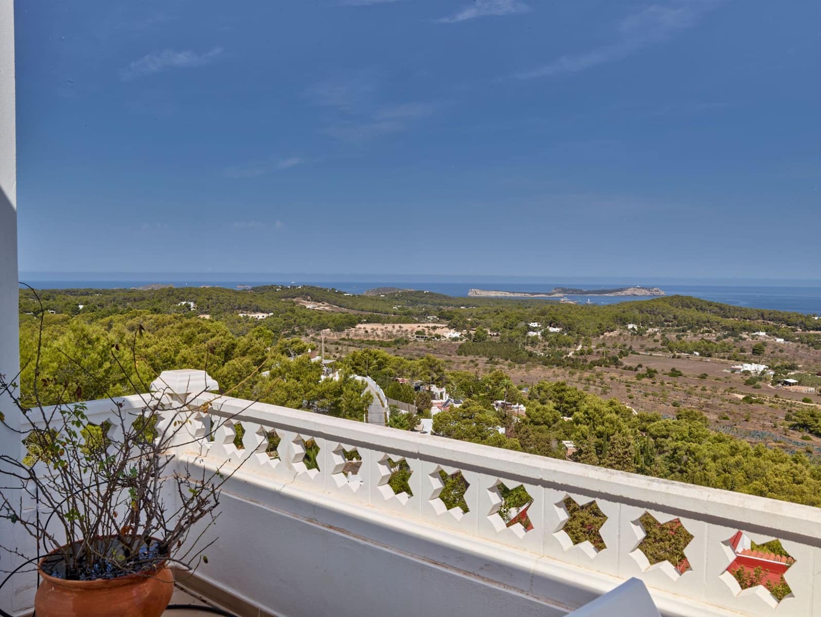 6 bedroom Villa for sale in Cala Bassa with pool garage - € 3,150,000 (Ref: 10034845)