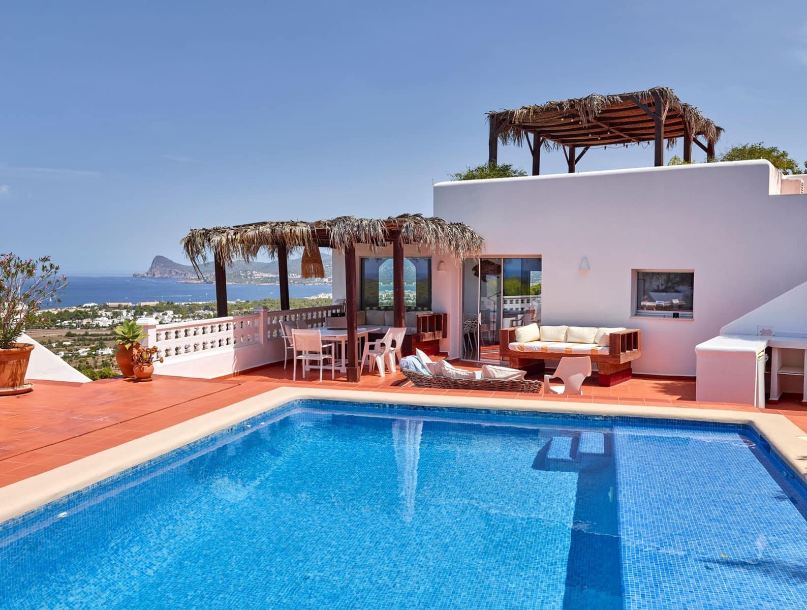 6 bedroom Villa for sale in Cala Bassa with pool garage - € 3,150,000 (Ref: 10034845)