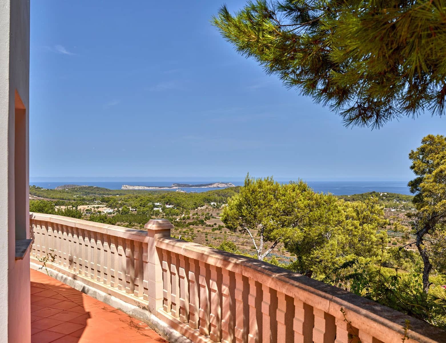 6 bedroom Villa for sale in Cala Bassa with pool garage - € 3,150,000 (Ref: 10034845)