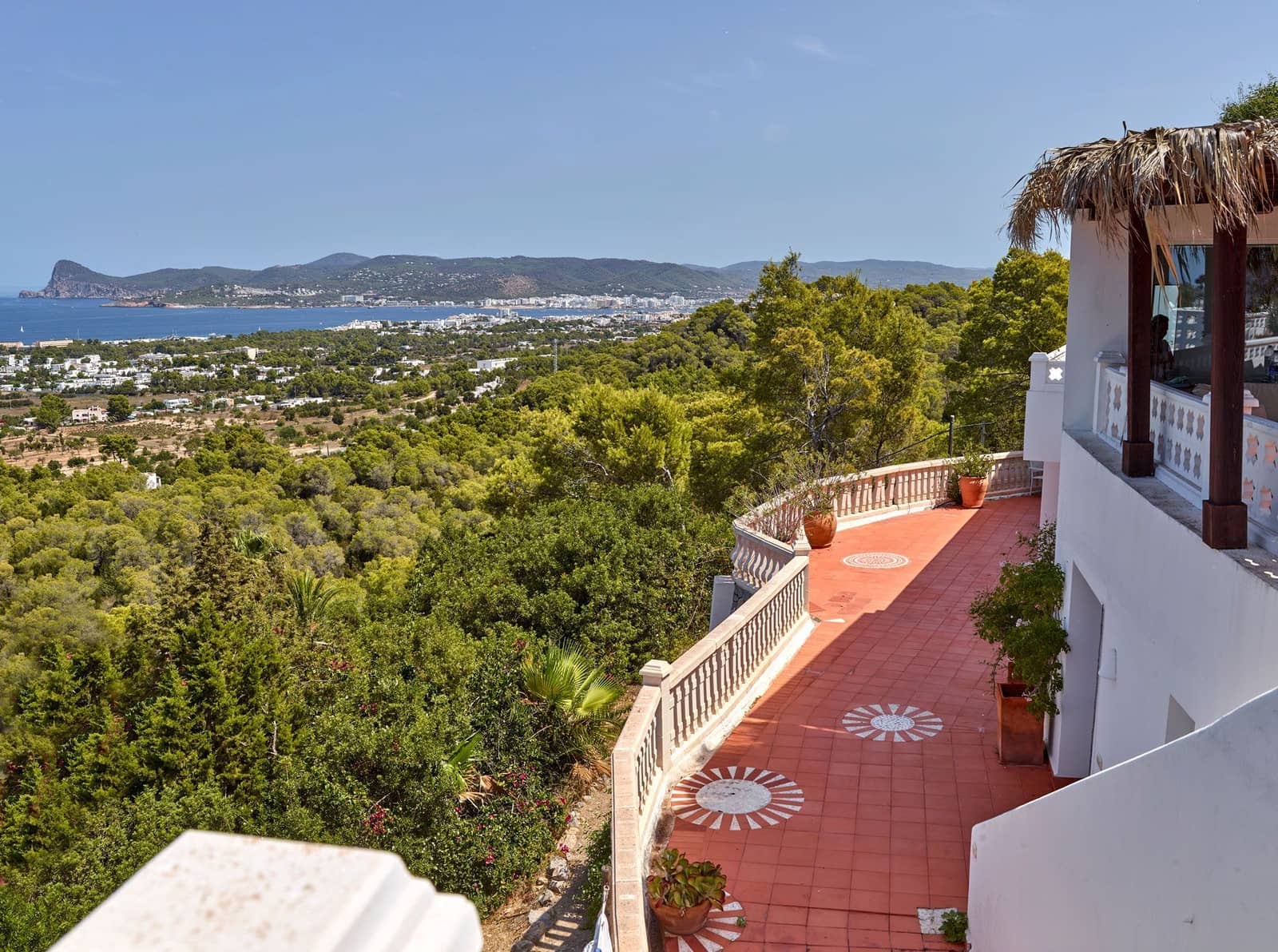 6 bedroom Villa for sale in Cala Bassa with pool garage - € 3,150,000 (Ref: 10034845)