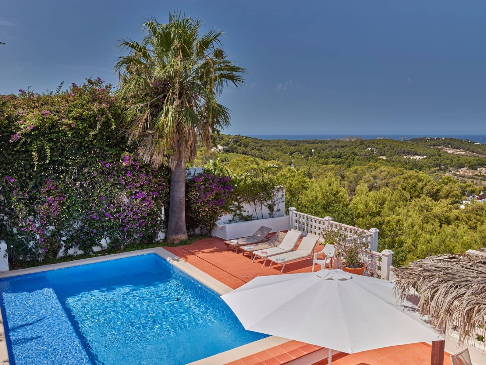 6 bedroom Villa for sale in Cala Bassa with pool garage - € 3,150,000 (Ref: 10034845)