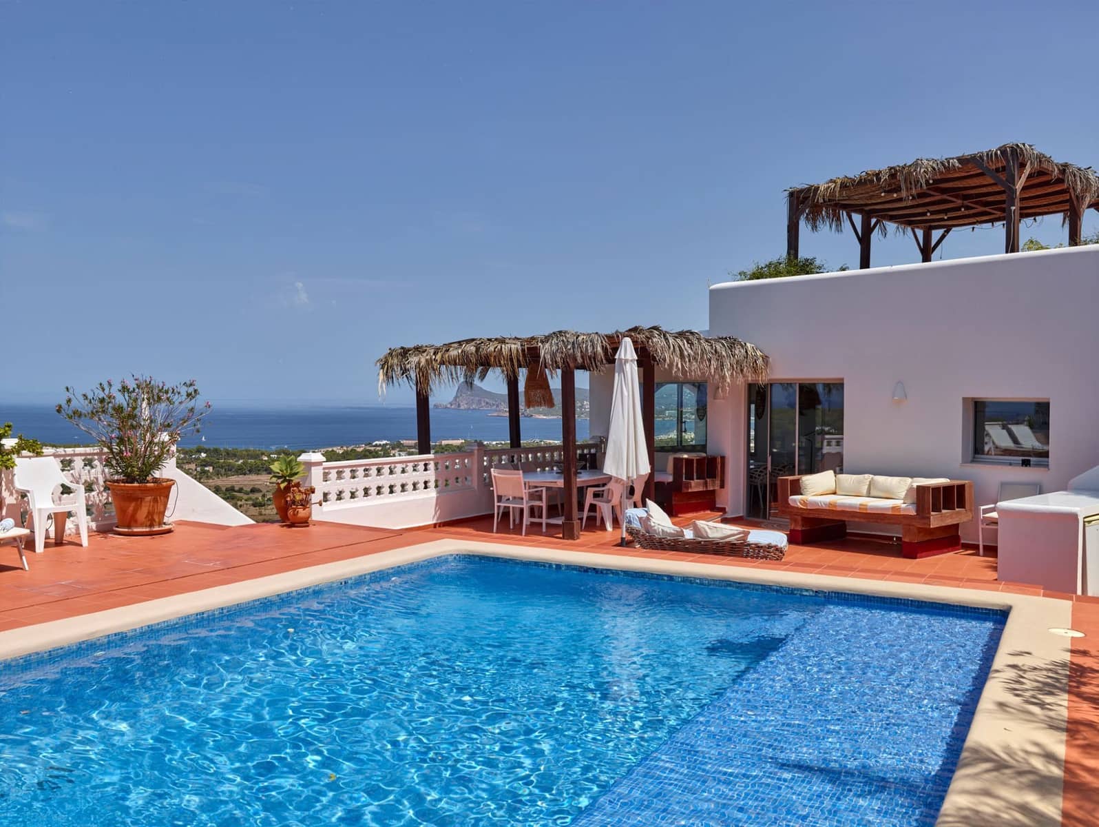 6 bedroom Villa for sale in Cala Bassa with pool garage - € 3,150,000 (Ref: 10034845)