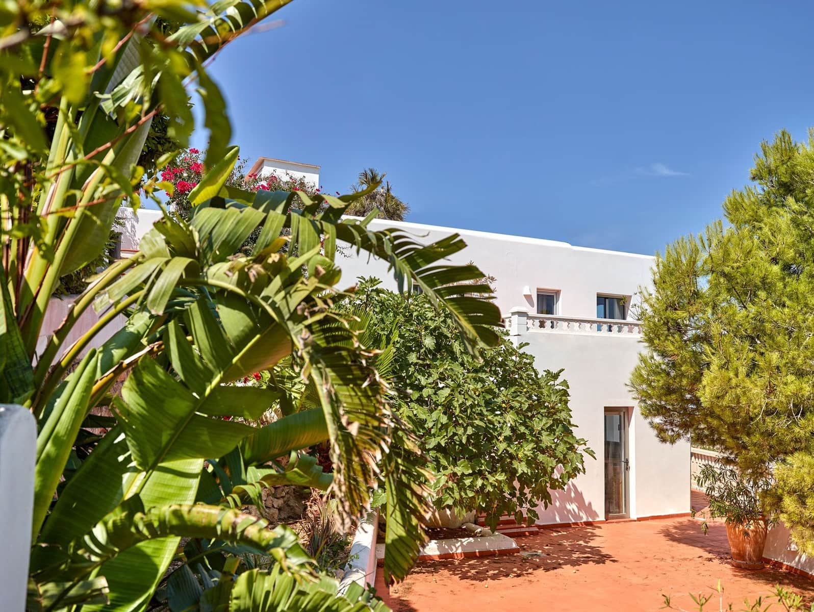 6 bedroom Villa for sale in Cala Bassa with pool garage - € 3,150,000 (Ref: 10034845)