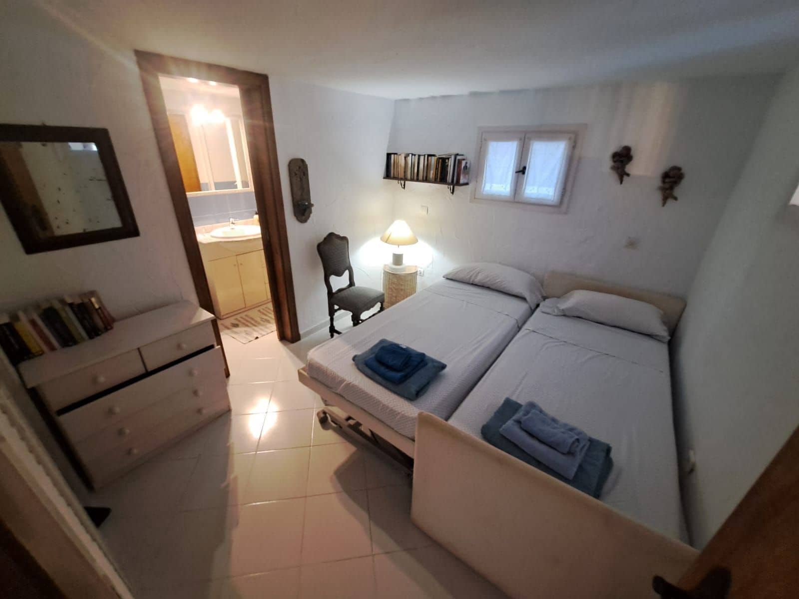 2 chambre Villa/Maison à vendre à Cala Tarida avec garage - 470 000 € (Ref: 10099629)