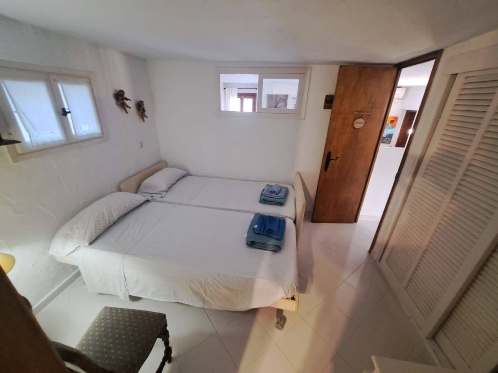 2 chambre Villa/Maison à vendre à Cala Tarida avec garage - 470 000 € (Ref: 10099629)