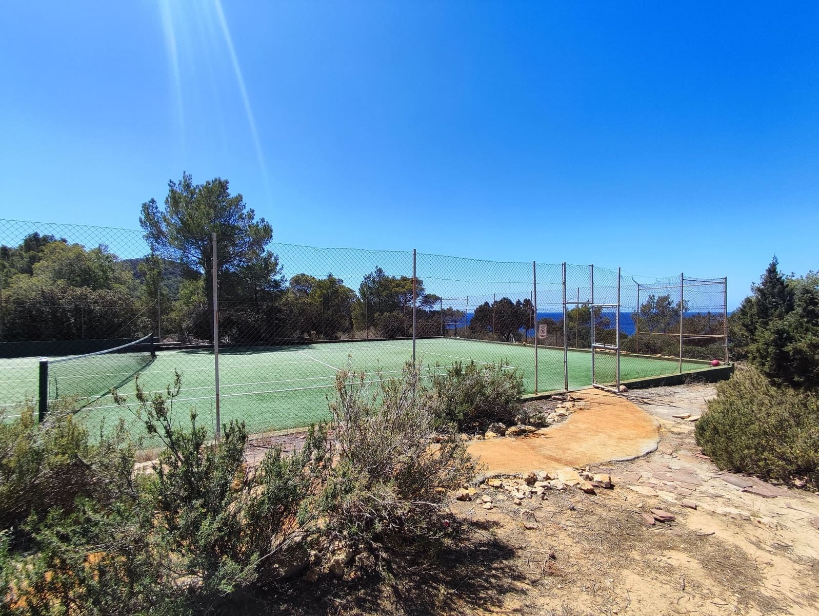 2 chambre Villa/Maison à vendre à Cala Tarida avec piscine garage - 995 000 € (Ref: 7668231)