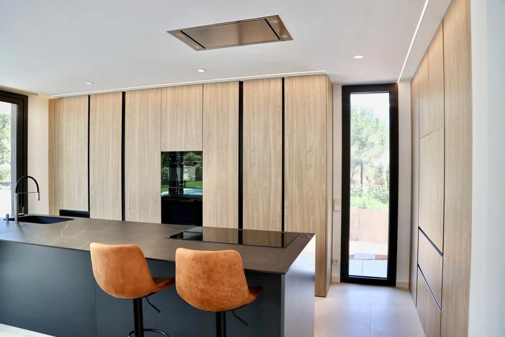 5 soveværelse Villa til salg i Roca Llisa med swimmingpool garage - € 2.950.000 (Ref: 8227590)