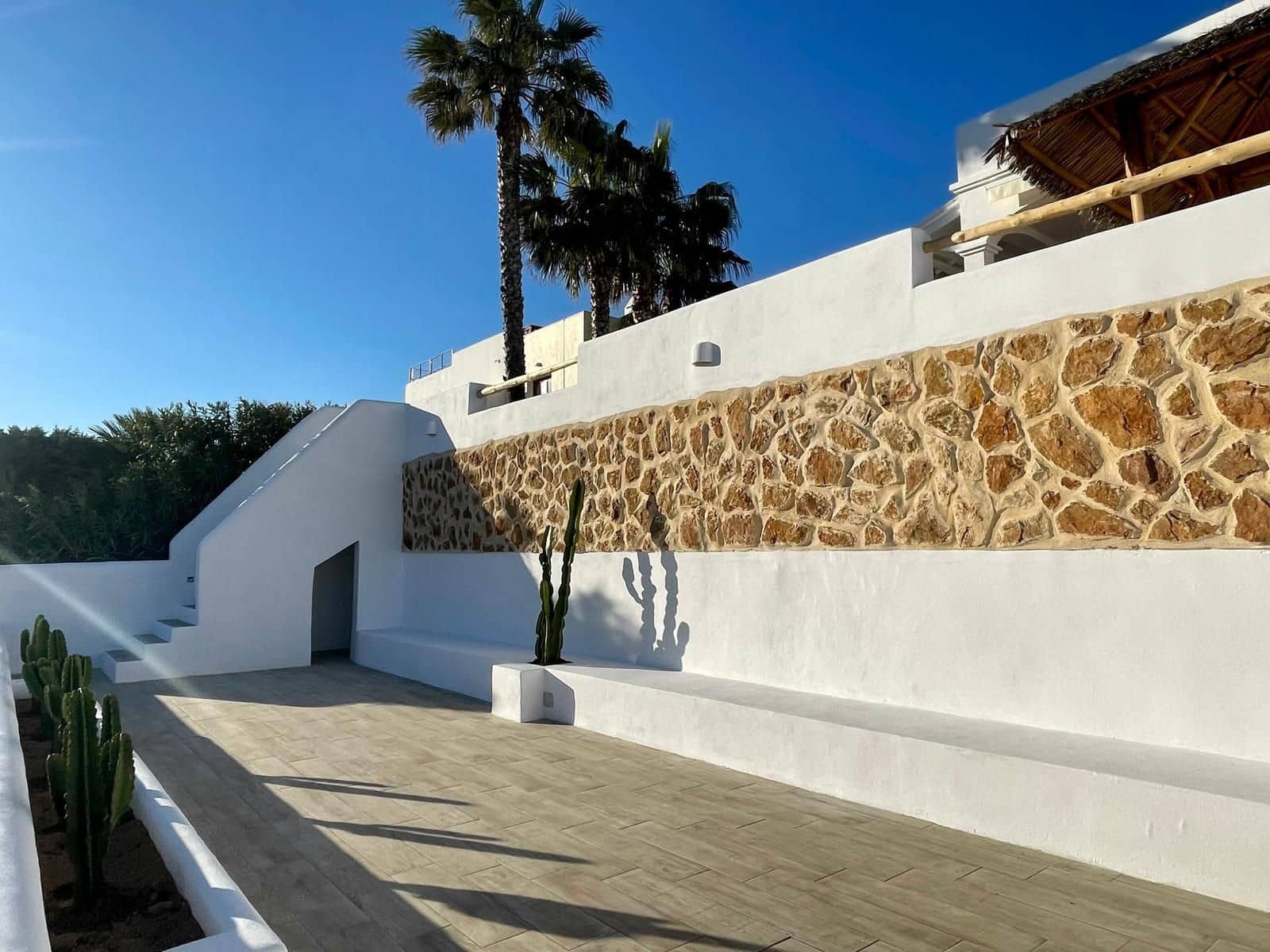3 chambre Villa/Maison à vendre à Cala Vadella avec piscine garage - 895 000 € (Ref: 8801376)