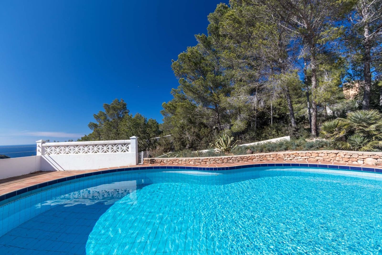 5 chambre Villa/Maison à vendre à Cala Moli avec piscine garage - 2 400 000 € (Ref: 9228138)