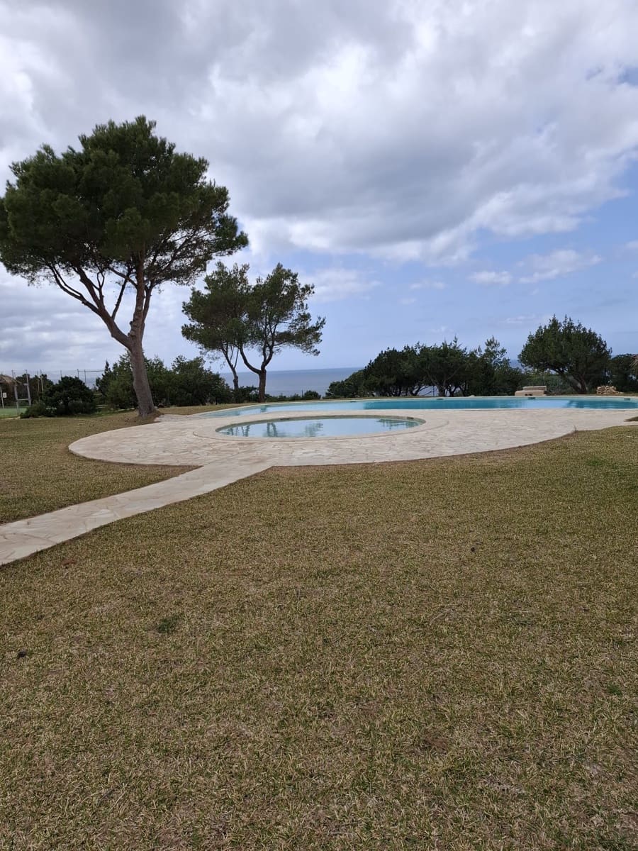 3 bedroom Villa for sale in Cala Moli with pool garage - € 1,290,000 (Ref: 9629537)