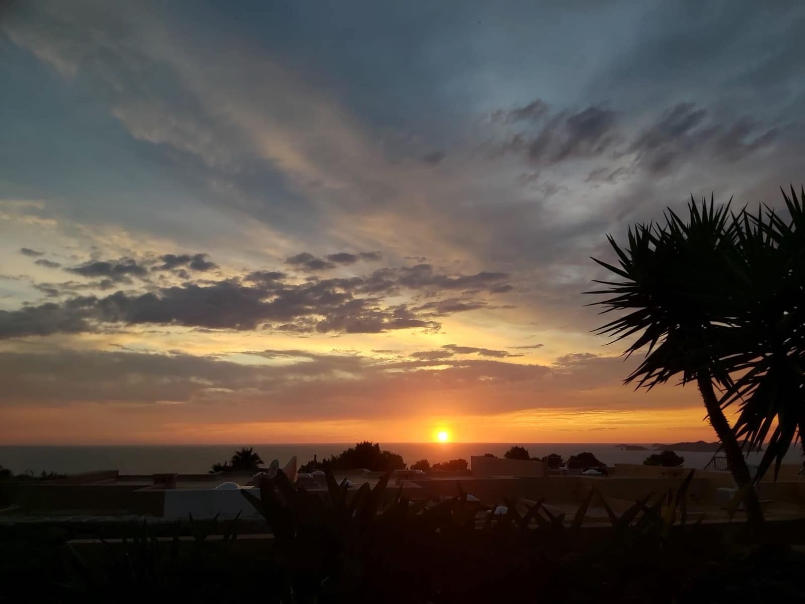 3 bedroom Villa for sale in Cala Moli with pool garage - € 1,290,000 (Ref: 9629537)