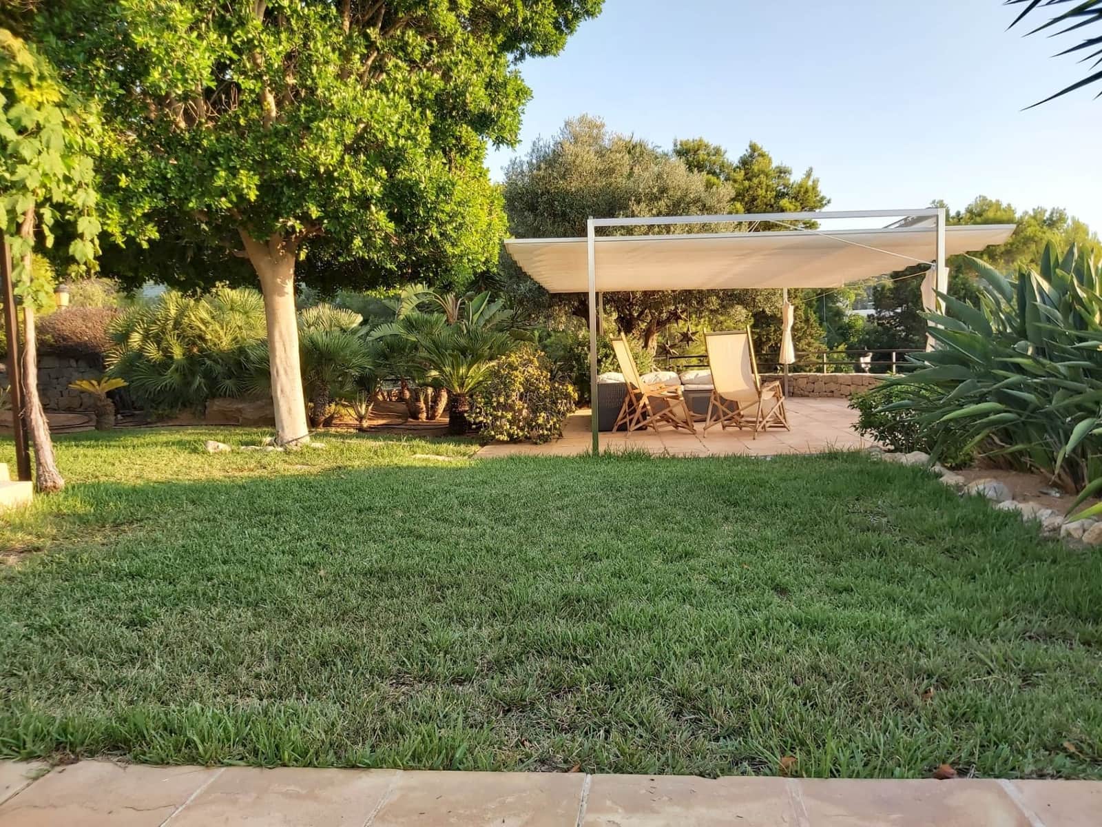 3 bedroom Villa for sale in Cala Moli with pool garage - € 1,290,000 (Ref: 9629537)