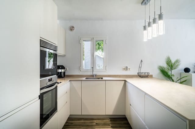 2 makuuhuone Huoneisto myytävänä paikassa Cala Vadella, San Jose / Sant Josep de Sa Talaia mukana uima-altaan - 515 000 € (Ref: 9788112)