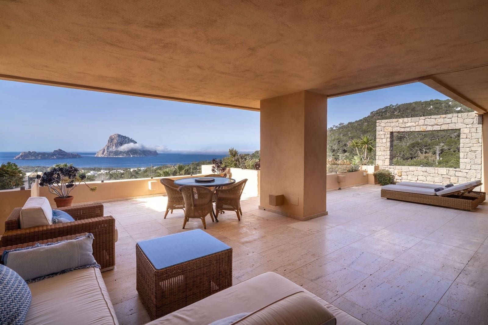 2 bedroom Apartment for sale in San Jose / Sant Josep de Sa Talaia with pool garage - € 1,295,000 (Ref: 9788113)