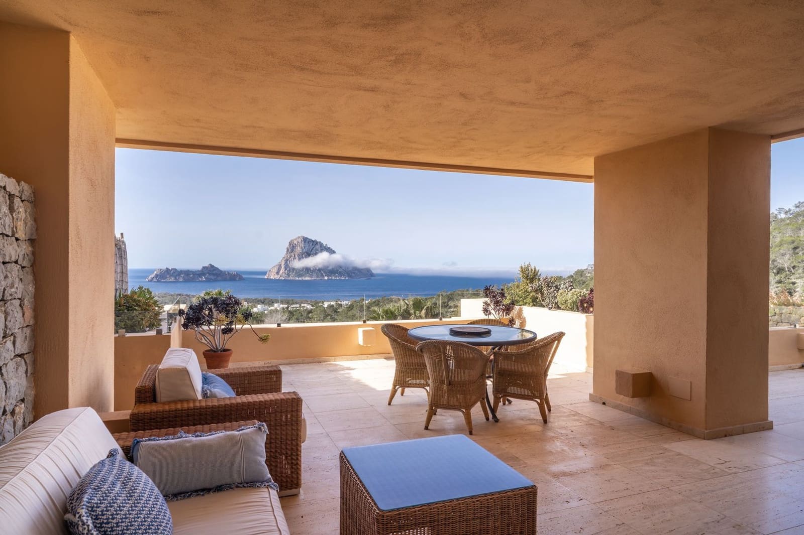 2 bedroom Apartment for sale in San Jose / Sant Josep de Sa Talaia with pool garage - € 1,295,000 (Ref: 9788113)