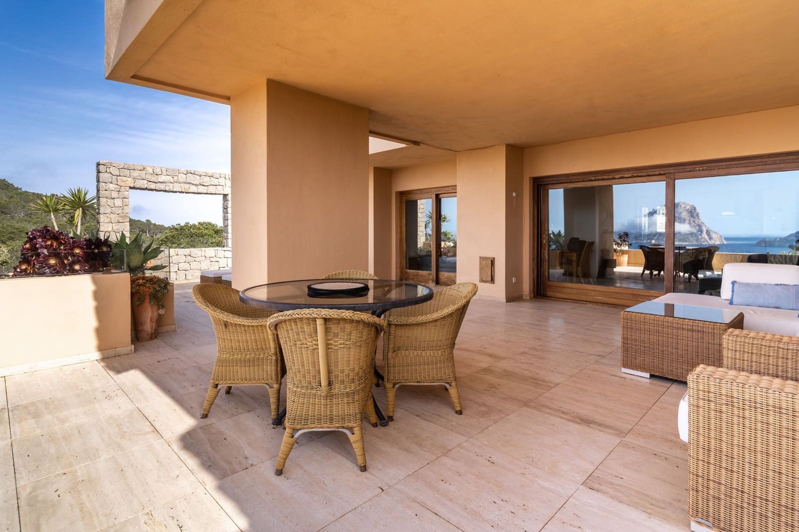 2 bedroom Apartment for sale in San Jose / Sant Josep de Sa Talaia with pool garage - € 1,295,000 (Ref: 9788113)