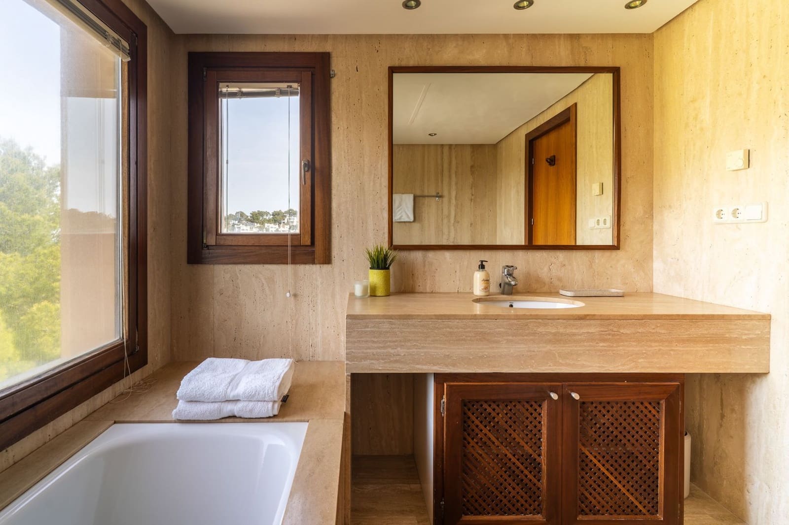 2 bedroom Apartment for sale in San Jose / Sant Josep de Sa Talaia with pool garage - € 1,295,000 (Ref: 9788113)