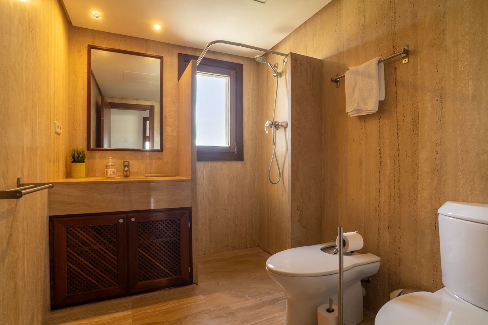 2 bedroom Apartment for sale in San Jose / Sant Josep de Sa Talaia with pool garage - € 1,295,000 (Ref: 9788113)