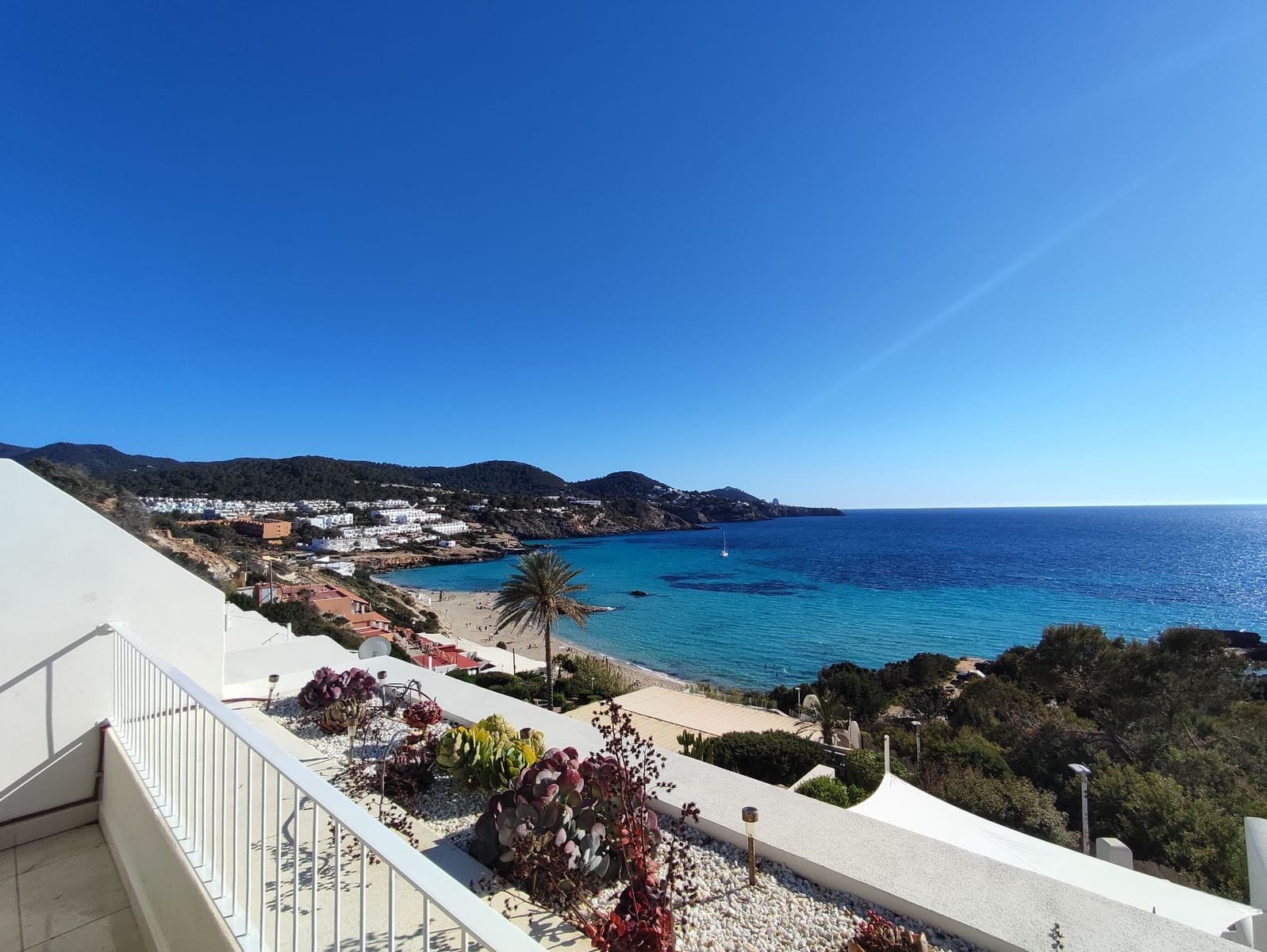 2 bedroom Apartment for sale in Cala Tarida - € 580,000 (Ref: 9807557)