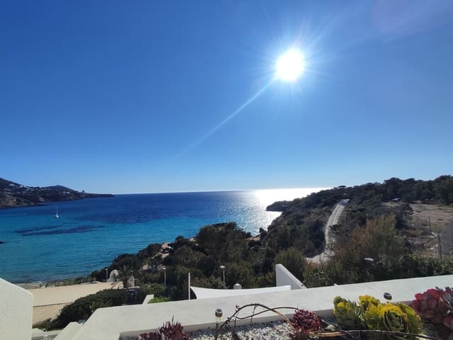 2 bedroom Apartment for sale in Cala Tarida, San Jose / Sant Josep de Sa Talaia - € 580,000 (Ref: 9807557)