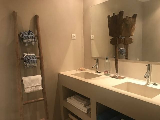 2 slaapkamer Appartement te koop in Cala Tarida met zwembad garage - € 695.000 (Ref: 9811127)