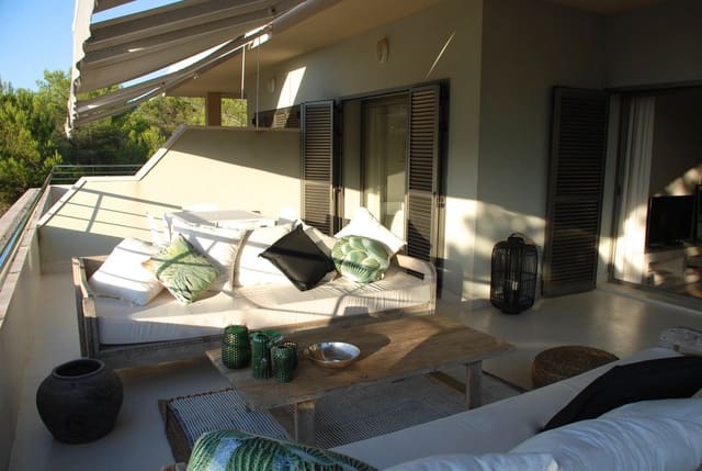 2 slaapkamer Appartement te koop in Cala Tarida, San Jose / Sant Josep de Sa Talaia met zwembad garage - € 695.000 (Ref: 9811127)
