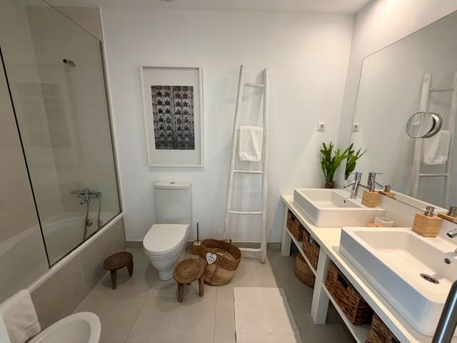 2 sovrum Lägenhet till salu i Cala Tarida, San Jose / Sant Josep de Sa Talaia med pool garage - 698 000 € (Ref: 9842048)