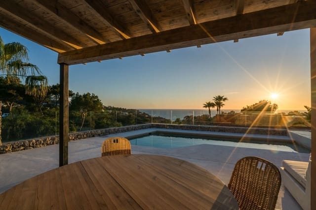 3 sypialnia Willa na sprzedaż w Cala Tarida, San Jose / Sant Josep de Sa Talaia z basenem garażem - 1 600 000 € (Ref: 9939297)