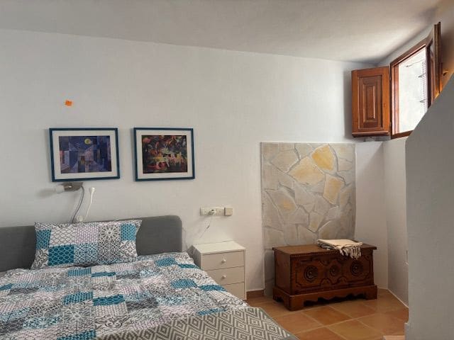2 bedroom Villa for sale in Ibiza / Eivissa town - € 650,000 (Ref: 9976742)