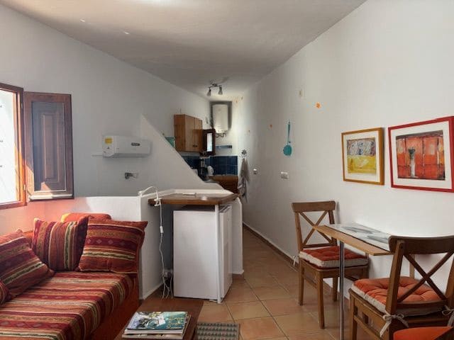 2 bedroom Villa for sale in Ibiza / Eivissa town - € 650,000 (Ref: 9976742)