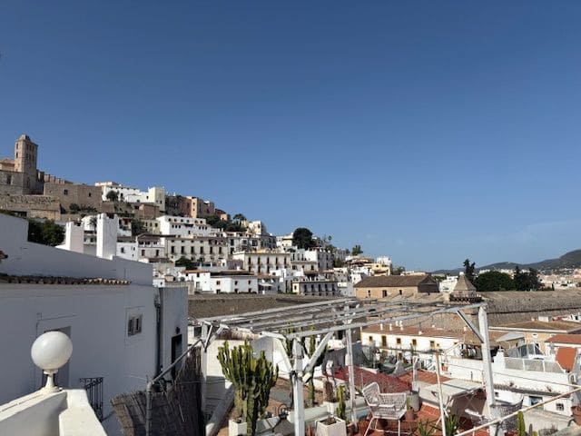 2 soveværelse Villa til salg i Ibiza by - € 650.000 (Ref: 9976742)