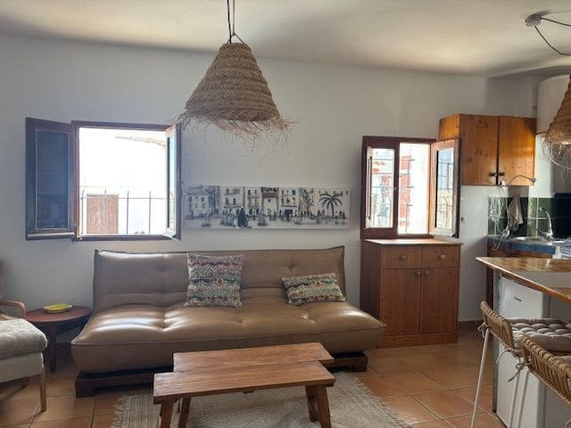 2 soveværelse Villa til salg i Ibiza by - € 650.000 (Ref: 9976742)