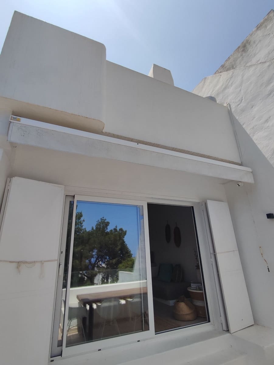 1 soveværelse Lejlighed til salg i Sant Joan de Labritja med swimmingpool garage - € 495.000 (Ref: 9984297)