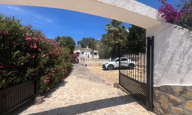 3 Zimmer Villa zu verkaufen in Calpe / Calp mit Pool Garage - 495.000 € (Ref: 10021919)