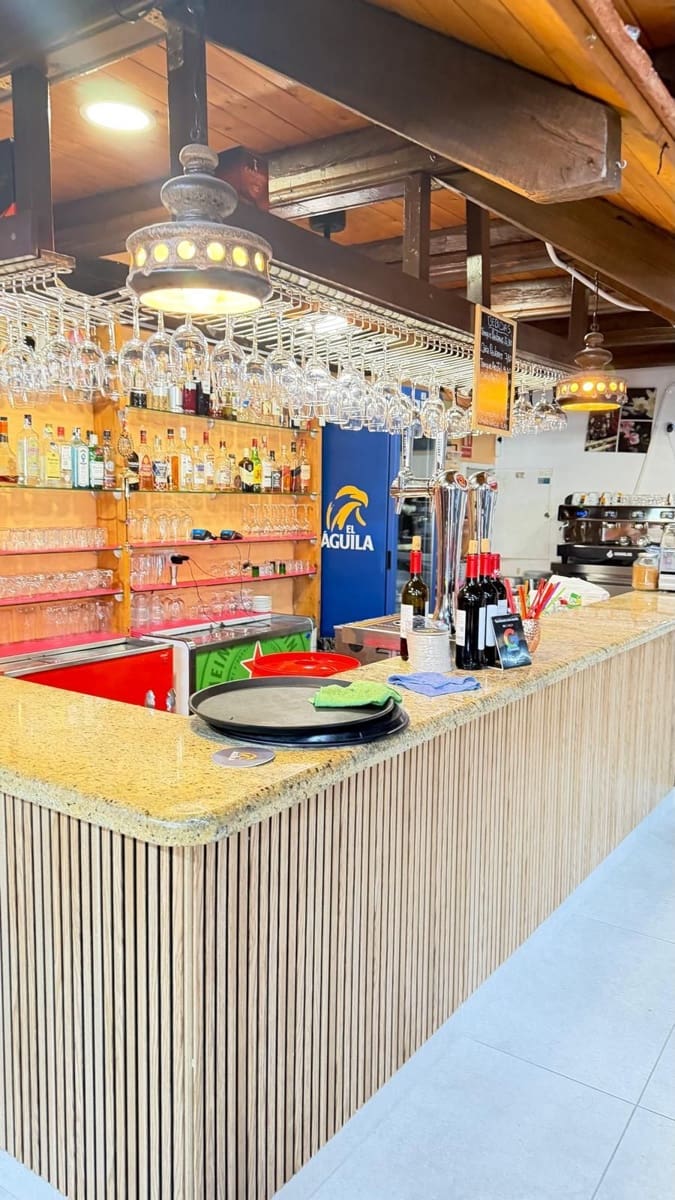 Kommersiell att hyra i Calpe / Calp - 3 670 € (Ref: 10061184)