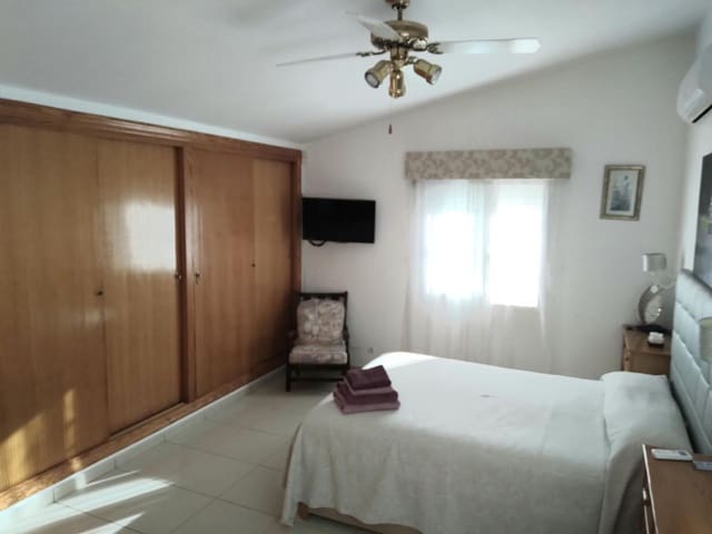 4 bedroom Villa for sale in Calpe / Calp with pool garage - € 650,000 (Ref: 5586018)